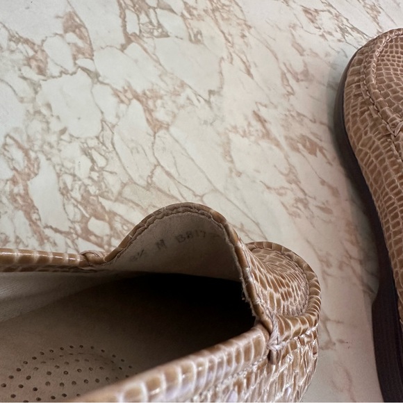 SIZE 8.5 Tripad SAS Comfort Foot Bed Crocodile Pattern Loafers made in USA - Picture 8 of 10